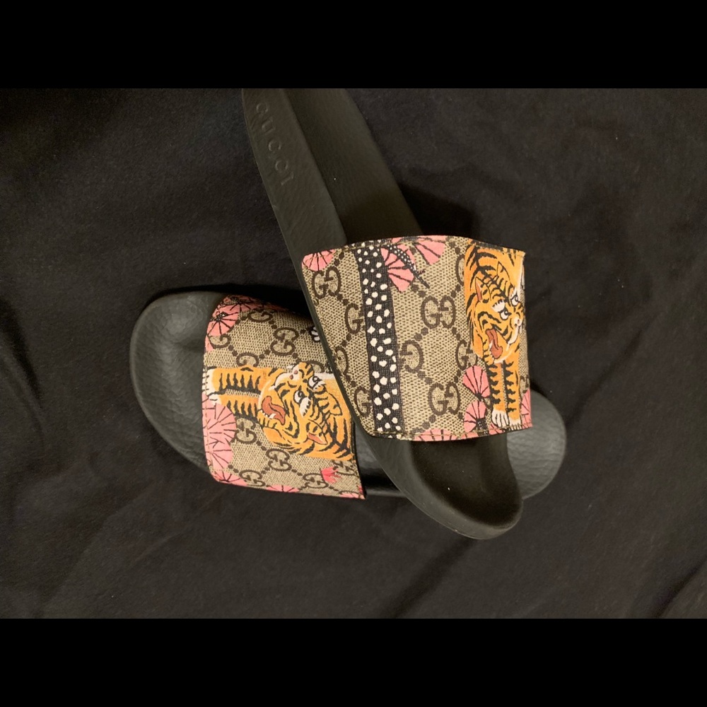 Gucci Tiger Print Slides
